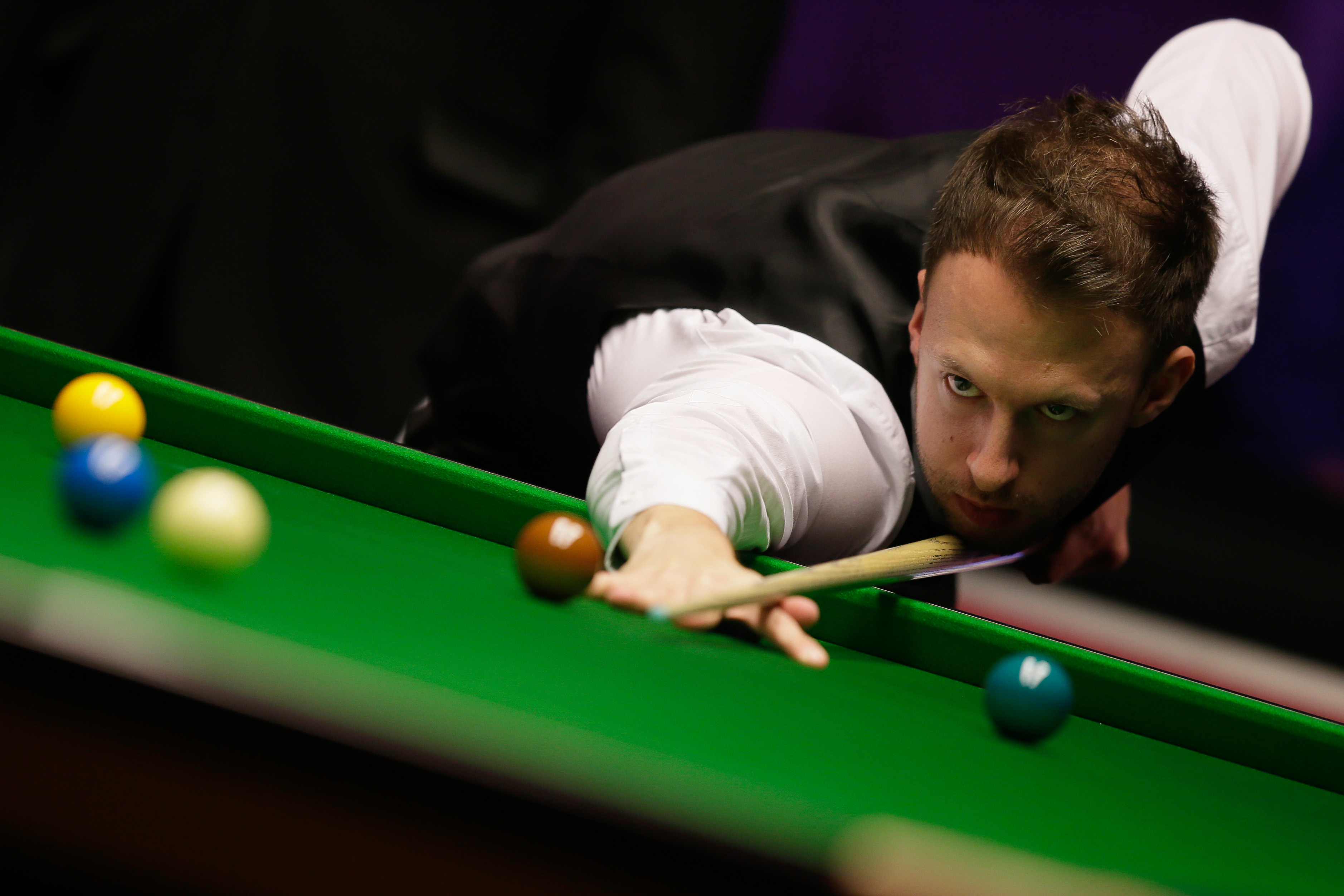 是跌入了谷 是跌入了谷